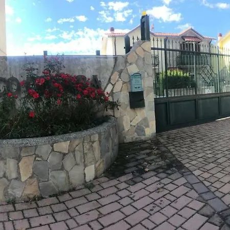 La Petite Maison
